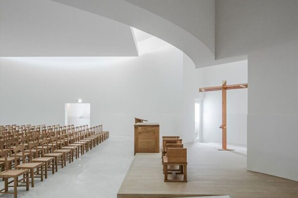 Interior of the Anastasis Church by Álvaro Siza, Saint-Jacques-de-la-Lande, 2017