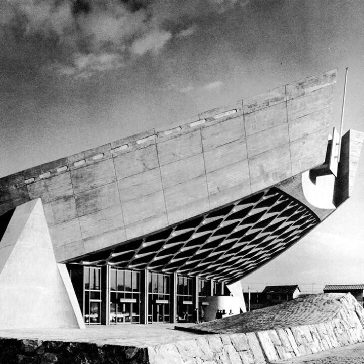 Kenzo Tange, Kagawa Prefectural Gymnasium