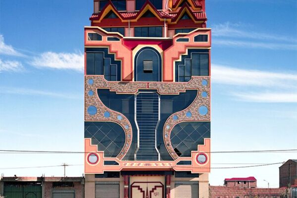 Neo-Andean building by Freddy Mamani, El Alto, Bolivia