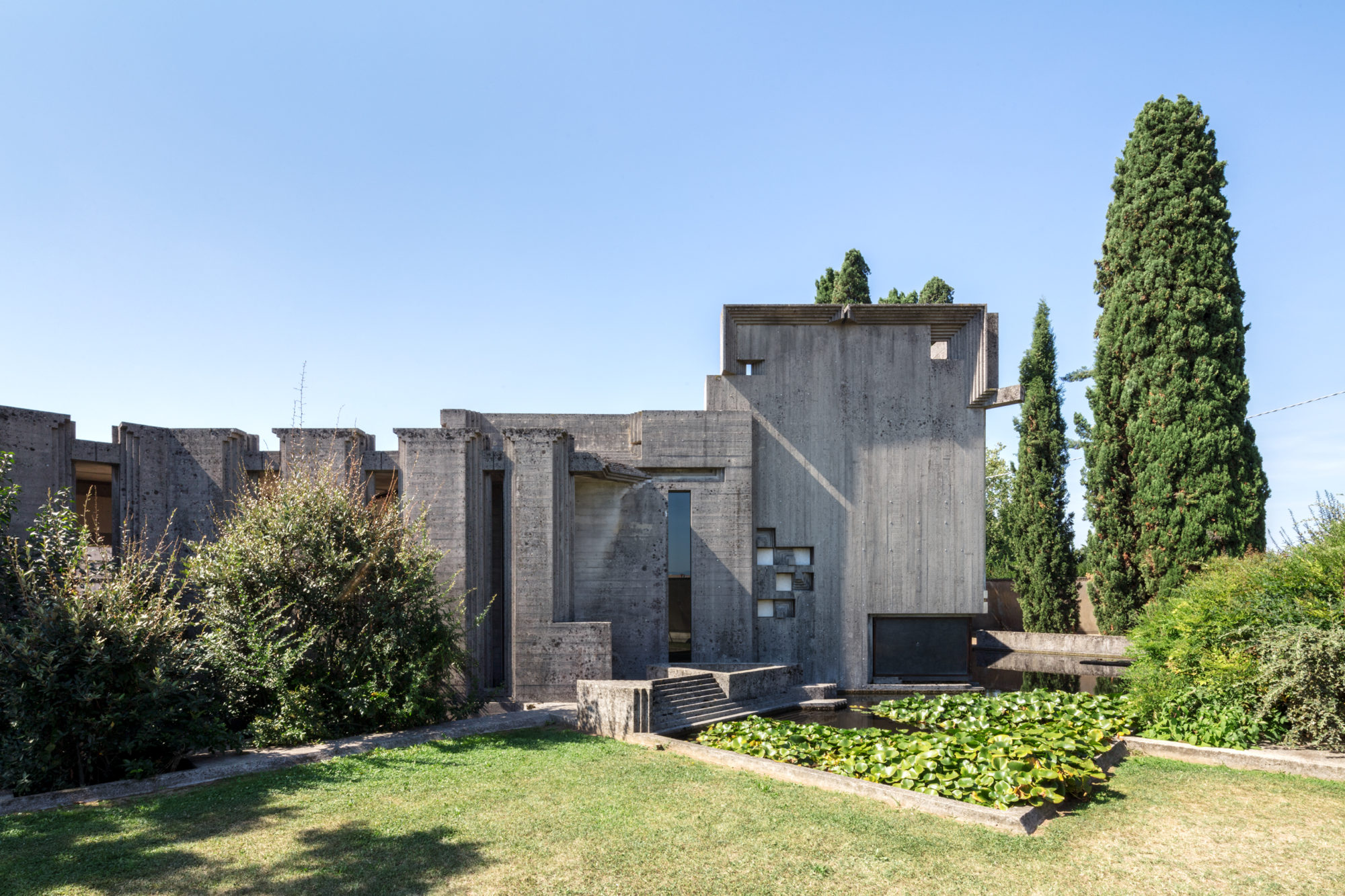 Carlo Scarpa Brion Sanctuary Cemetery Tomba