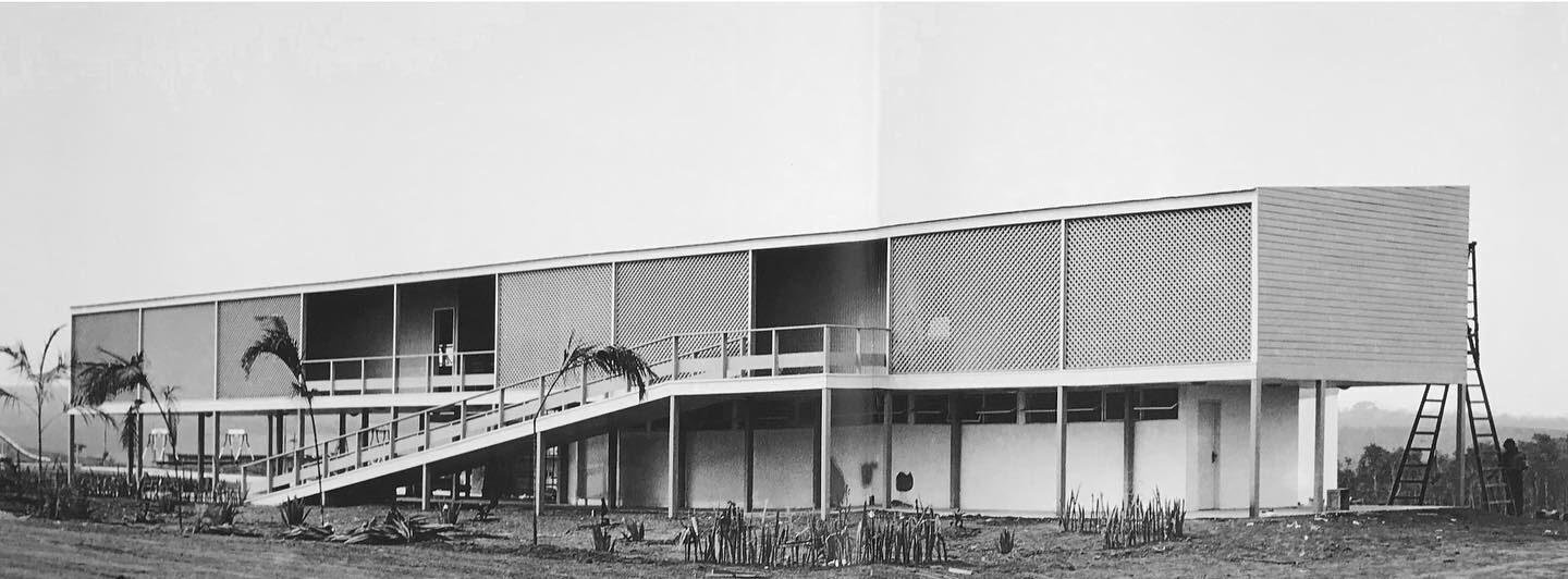 Escola Júlia Kubitschek, 1957, Oscar Niemeyer