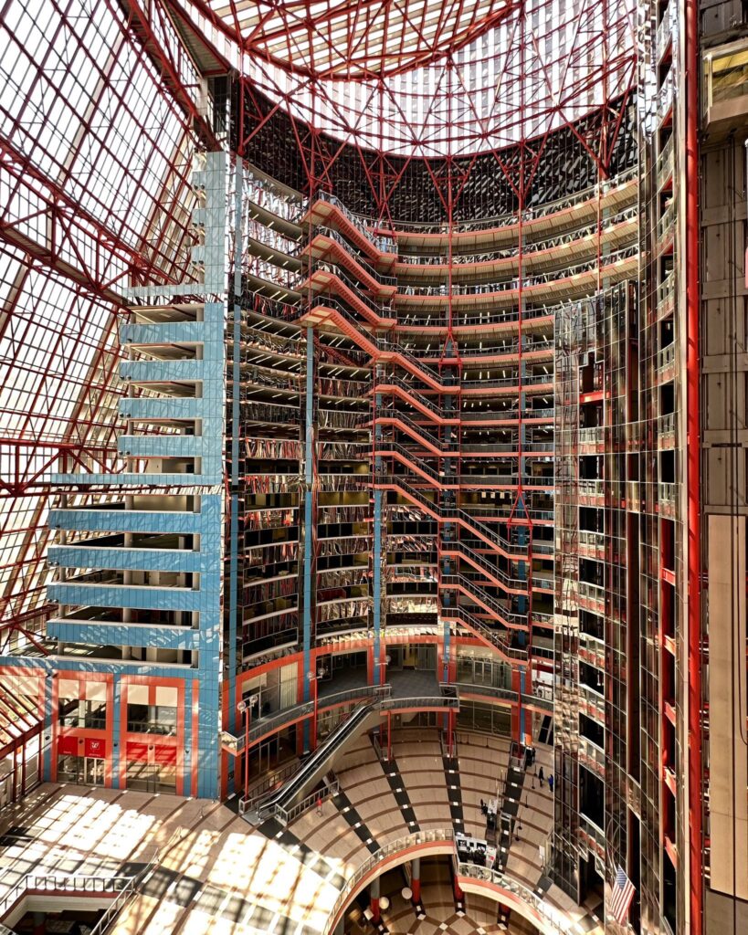 James R. Thompson Center, Helmut Jahn
