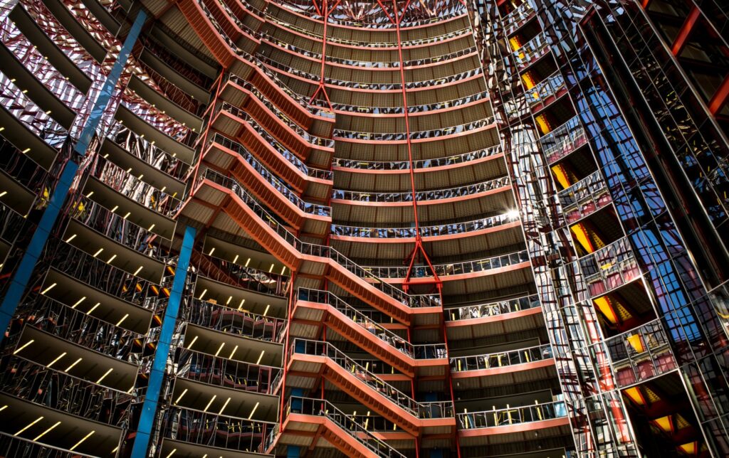 James R. Thompson Center, Helmut Jahn