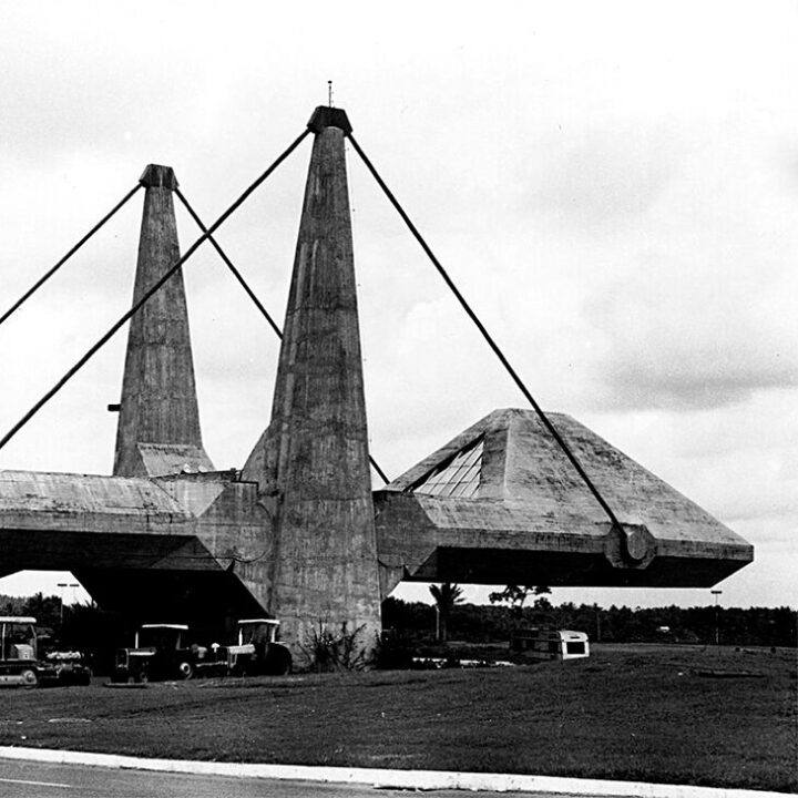 Centro de Exposições do Centro Administrativo da Bahia, João Filgueiras Lima