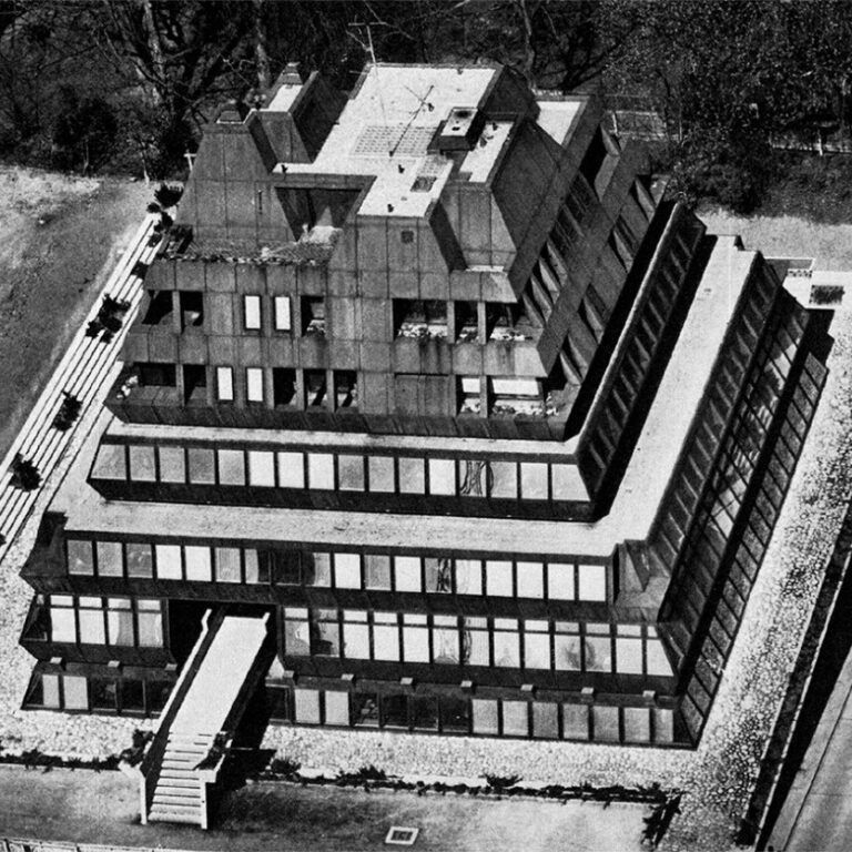 Ferrohaus Zurich Justus Dahinden